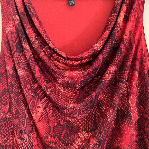 White House Black Market | Python-Print Top - Picture 5 of 16